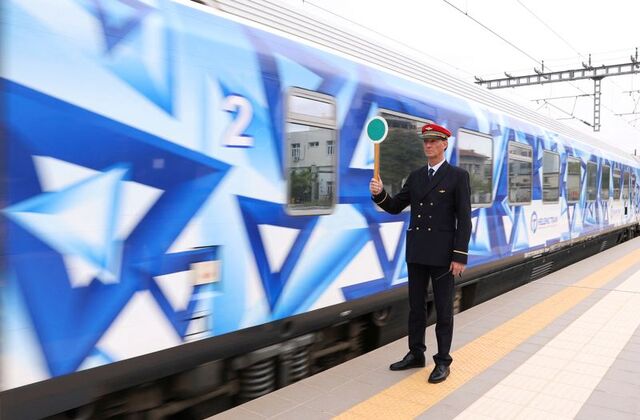 Greek trains resume on route of deadly train crash