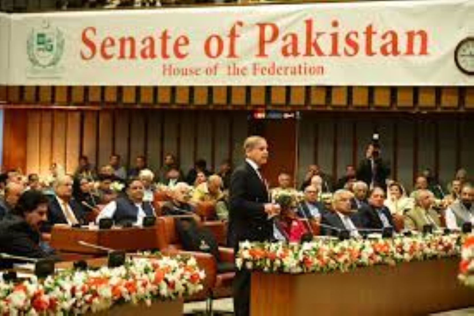 Pakistani PM Calls For National Unity To Cope With Challenges