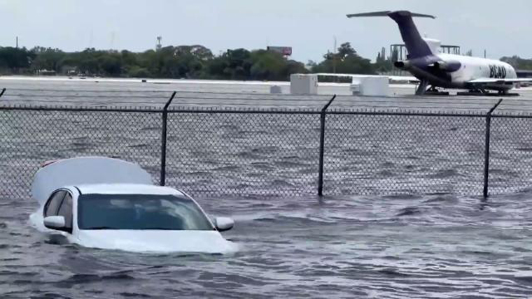 Florida downpour leaves many stranded, shuts down airport