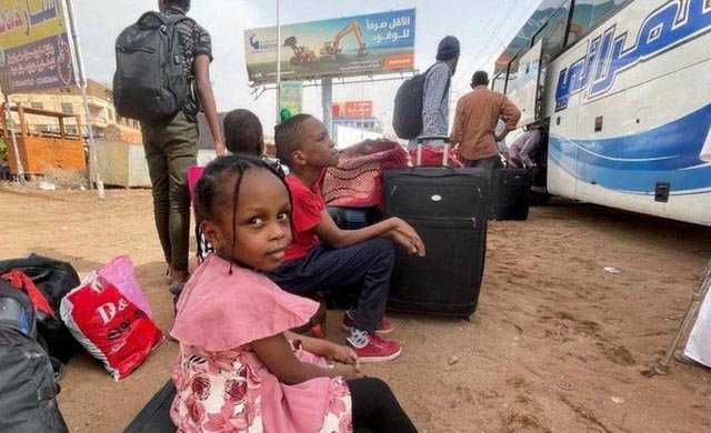 Sudan-crisis: Evacuations intensify as ceasefire largely holds in Khartoum