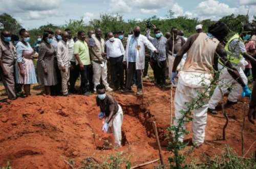 Kenya starvation cult ‘massacre’ toll hits 90 as search paused