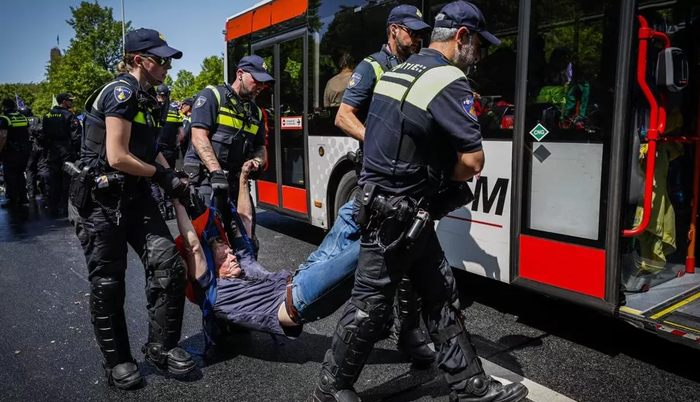 Extinction Rebellion climate group protest in Netherlands ends with 1,500 arrested