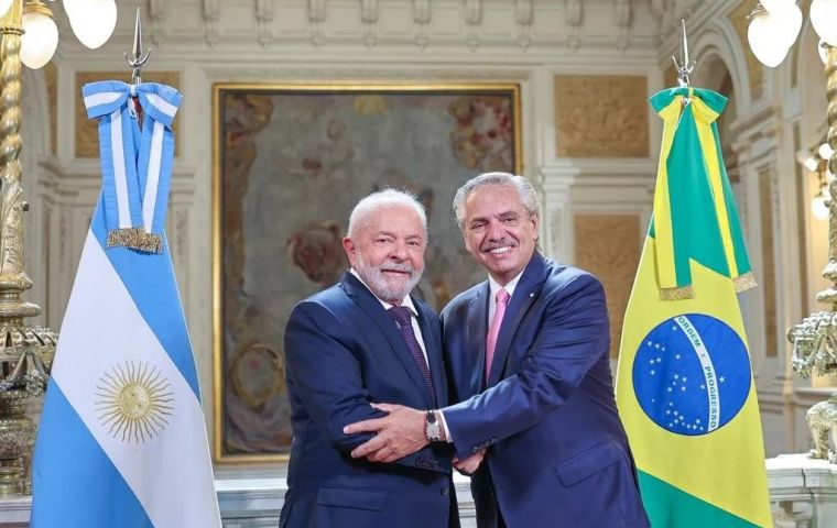 Brazil’s Pres Lula promises to help his “friend” Alberto Fernández