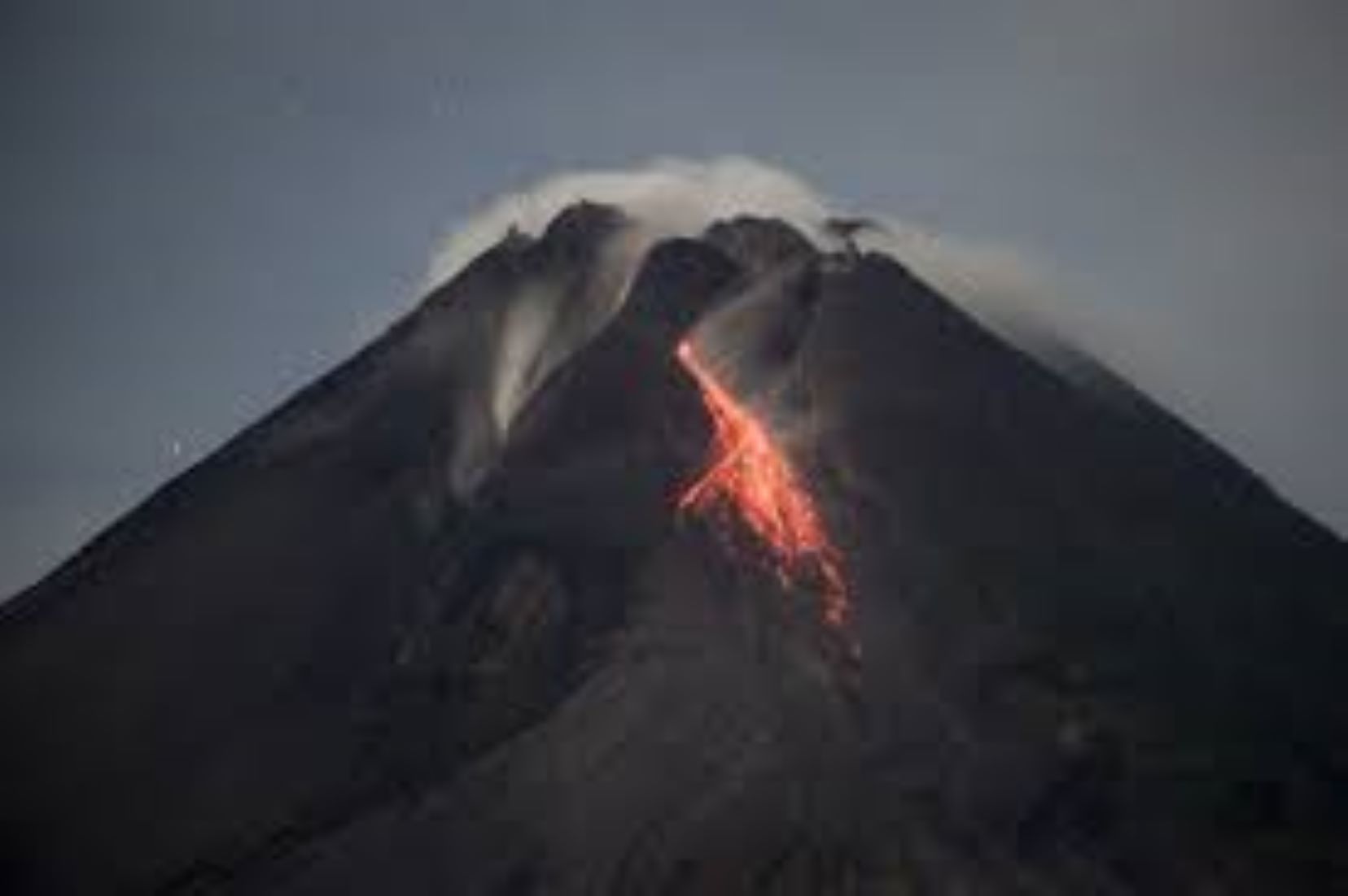 Indonesia’s Merapi Volcano Erupted, Releasing Lava 24 Times