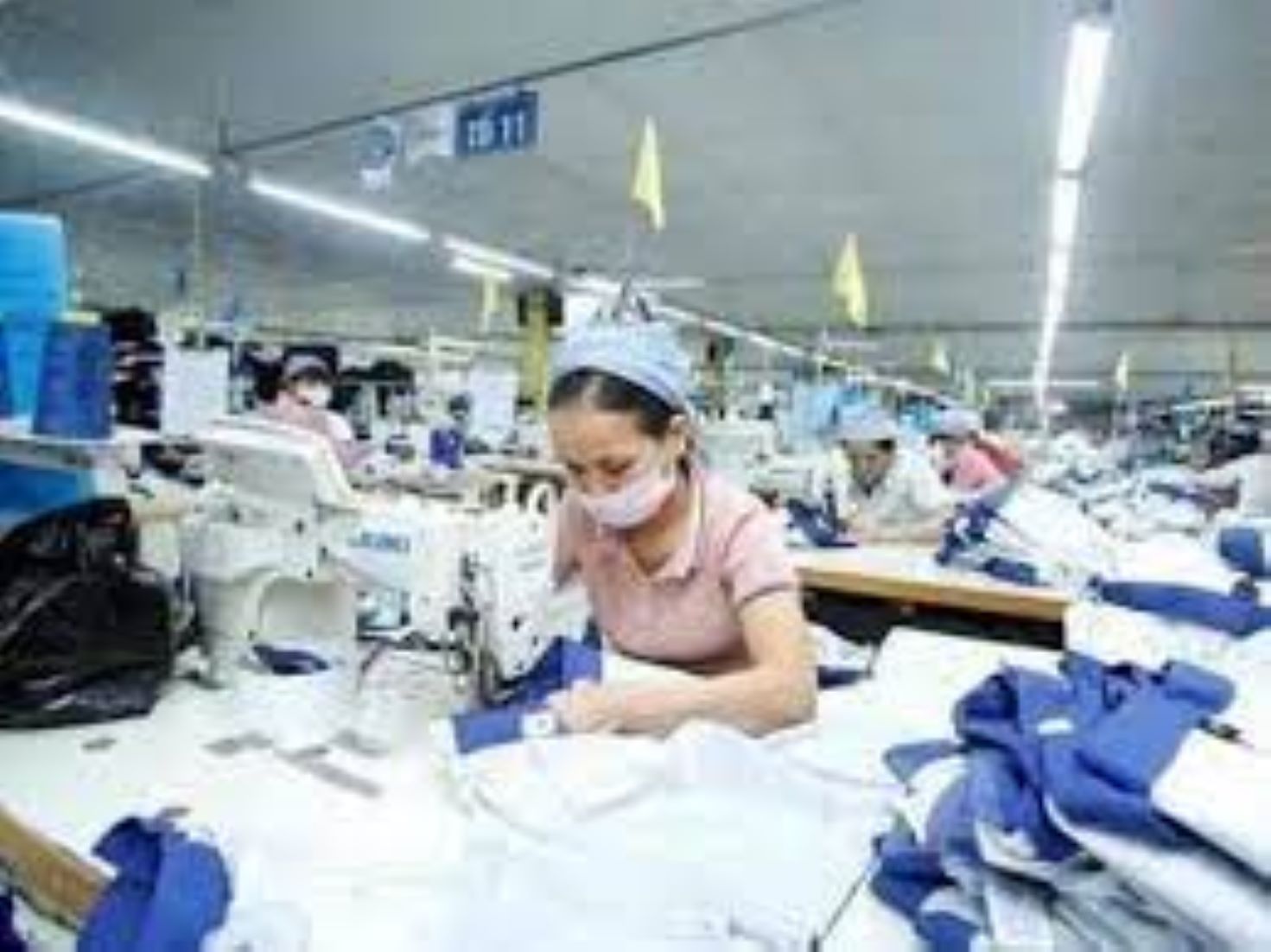 Vietnam’s Apparel Exports Slumped Further In Apr, As Global Demand Dropped