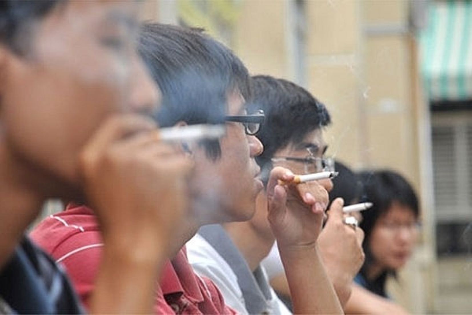 Vietnam Among World’s Top 15 Countries With Highest Rates Of Male Smokers