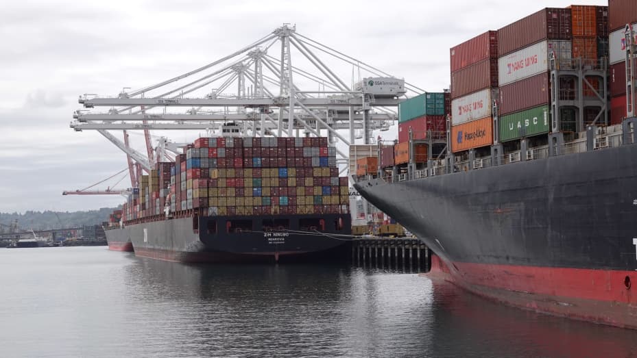 US labour strike: Port of Seattle closed due to ILWU labor strife