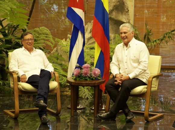 Cuban and Colombian presidents meet in Havana