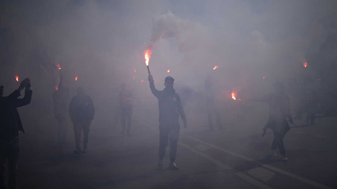 French government deploys police to face protest against reform