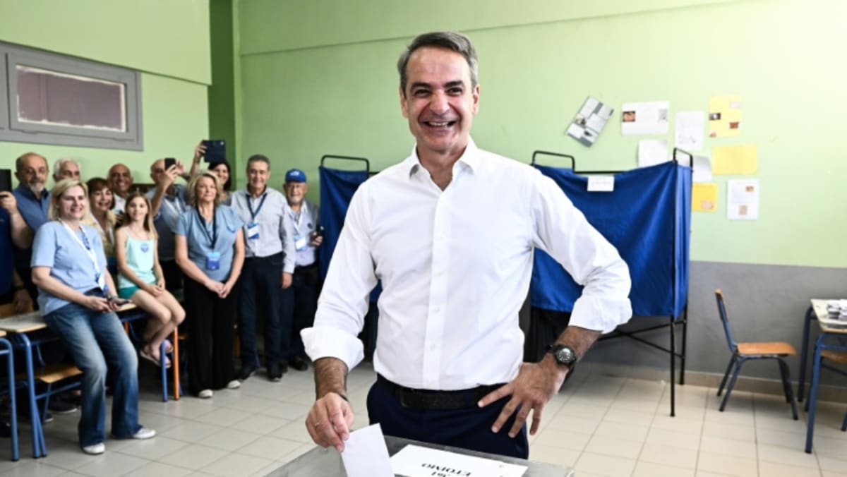 Mitsotakis’s conservatives clinch landslide Greece election win