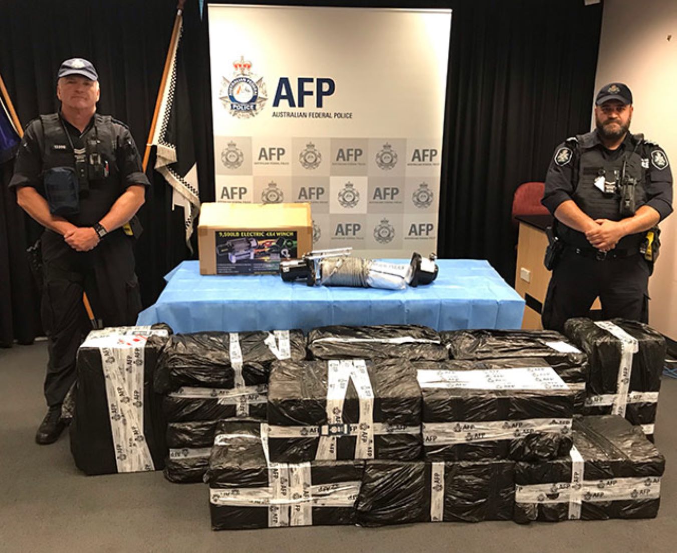 Six Charged Amid Attempt To Smuggle Methamphetamine To Australia