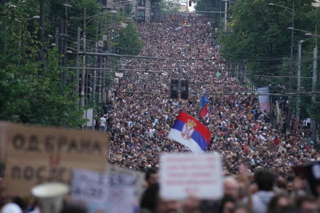 Gun violence: Serbians hold mass protest against government