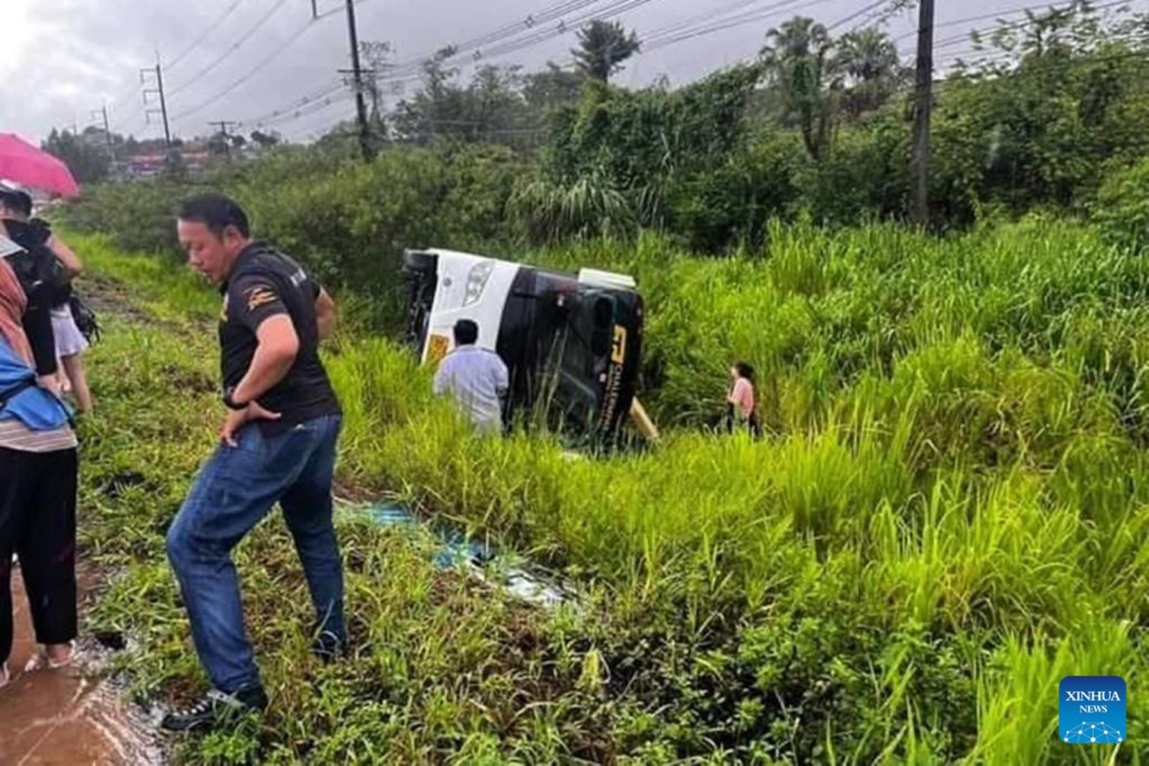 Two Chinese Tourists Remained In Hospital After Tour Bus Overturned In Thailand