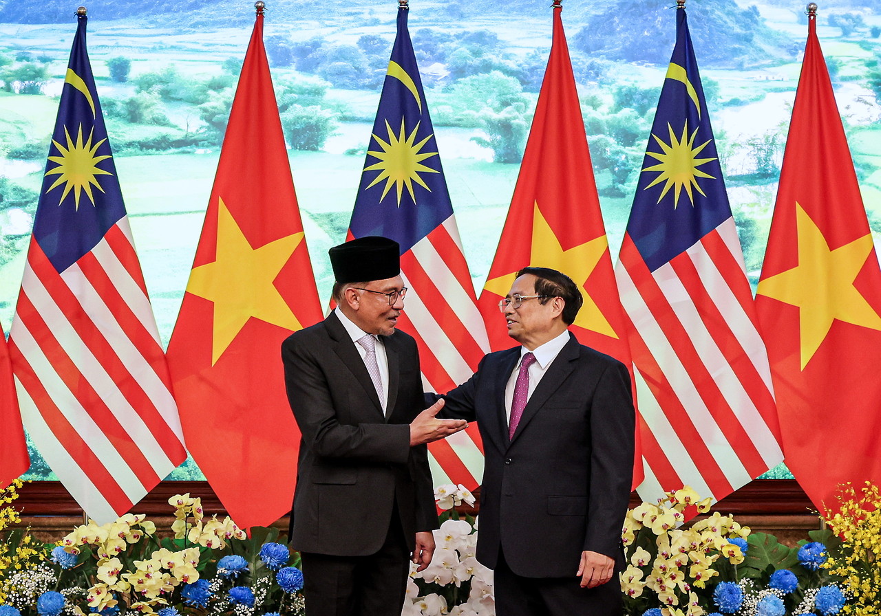 Vietnam Rolls Out Red Carpet for PM Anwar