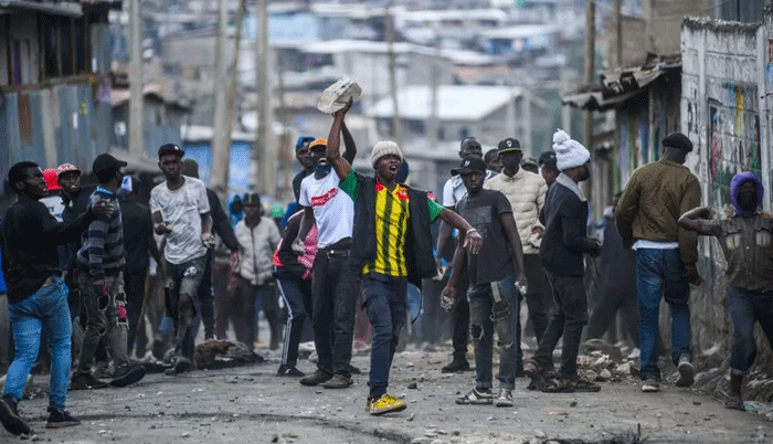 Kenya demonstrations: 53 school children rushed to hospital after being tear-gassed in Nairobi