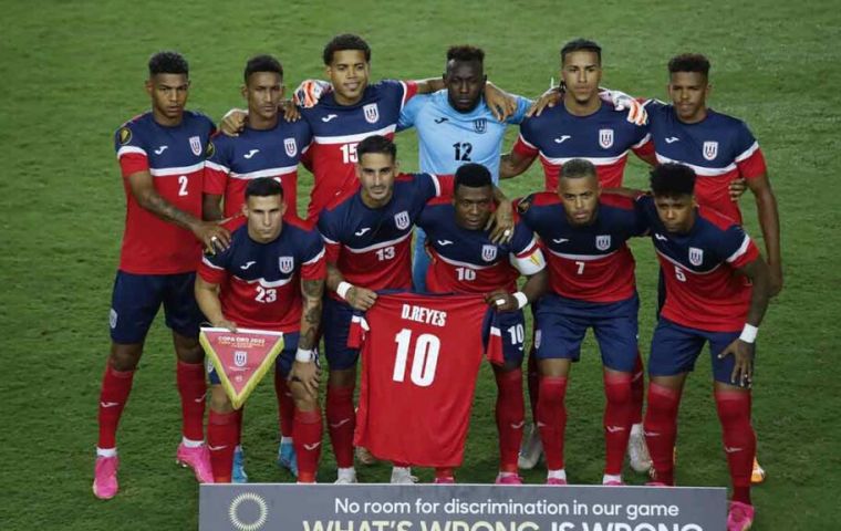 Cuban footballers defect to US