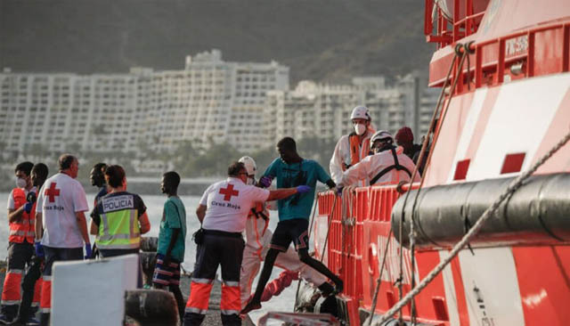 Rescuers search for migrant boats off Canary Isles