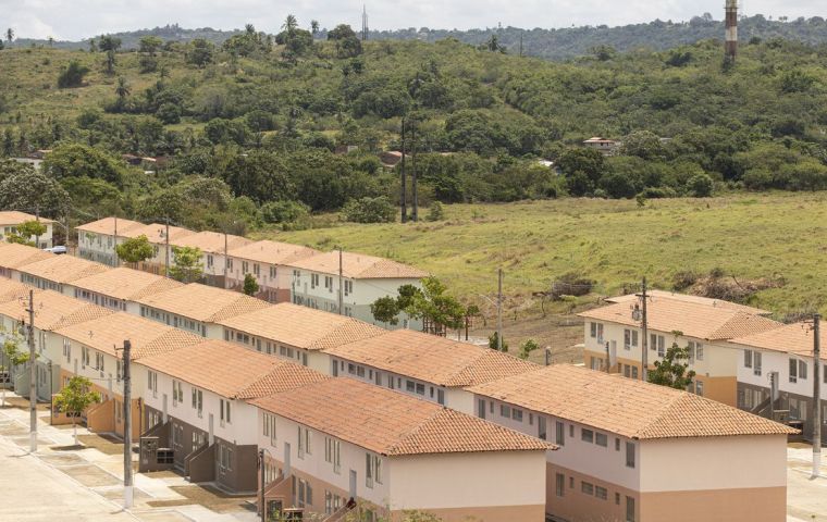 Brazil: Pres Lula signs into law bill on housing for the poorest