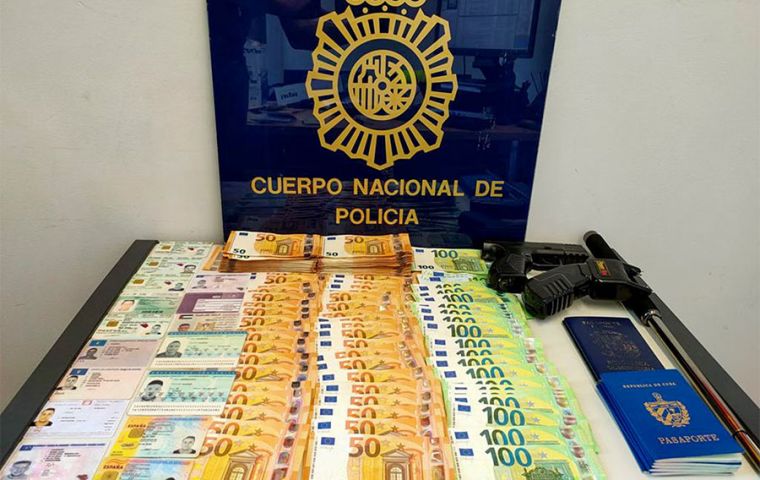 Interpol disrupts criminal network that smuggled 5,000 Cubans to EU