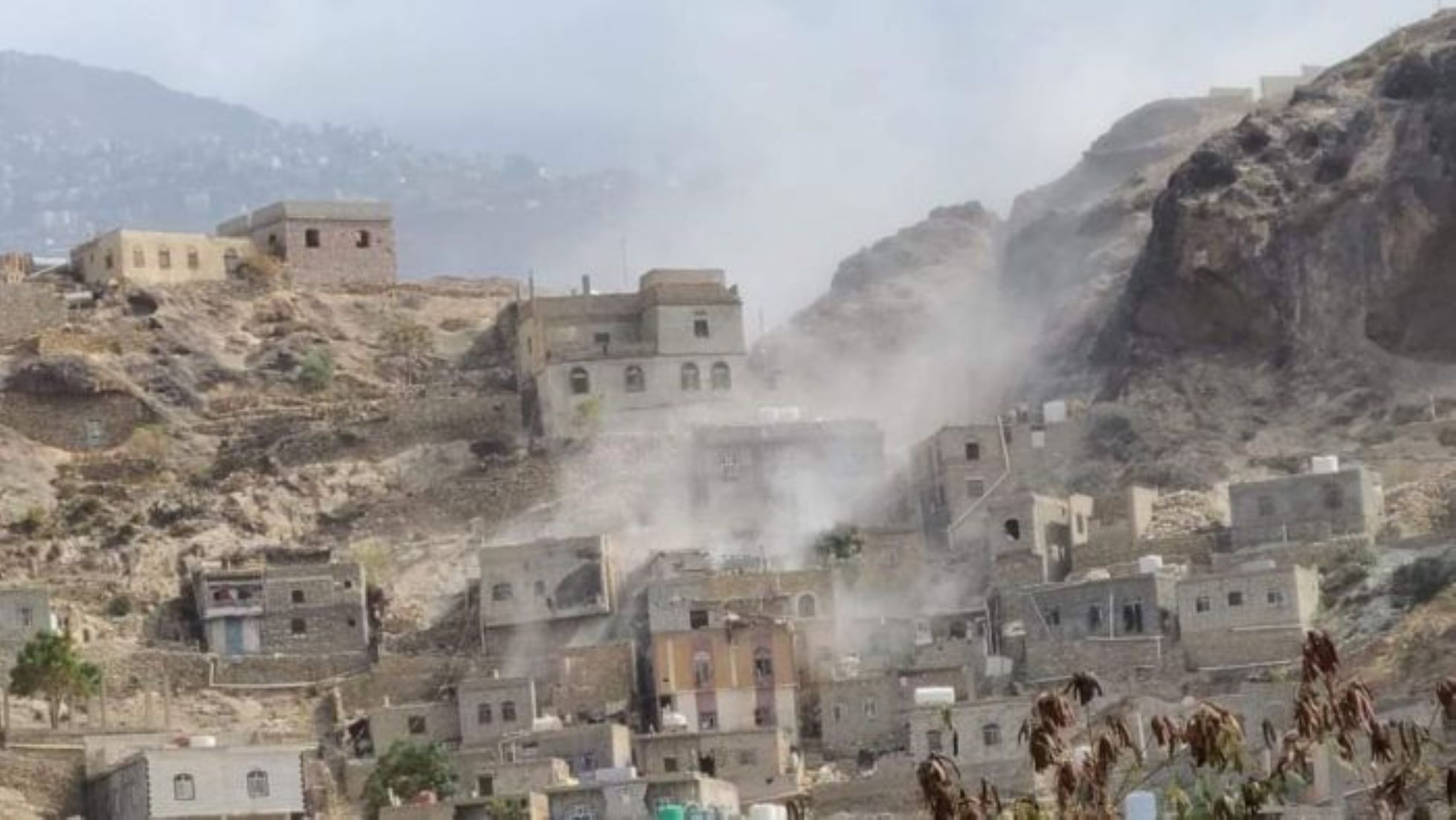 Houthi Artillery Shelling Killed Three Yemenis In Taiz