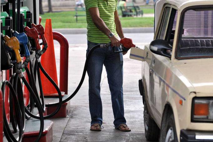 Cuban corporation Cimex announces elimination of cash payment at gas stations