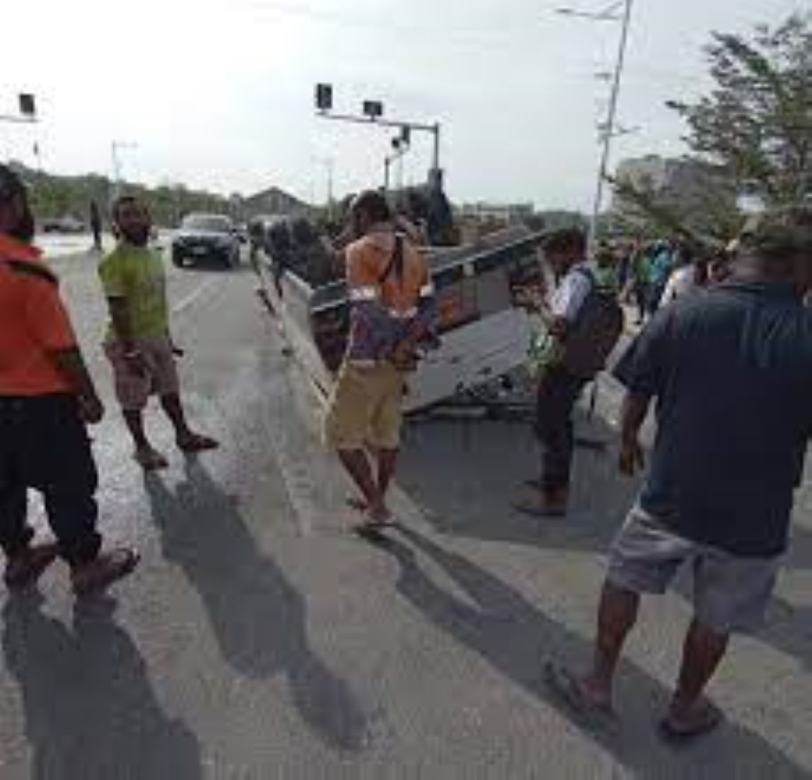 17 Injured After Minibus Overturned In Papua New Guinea