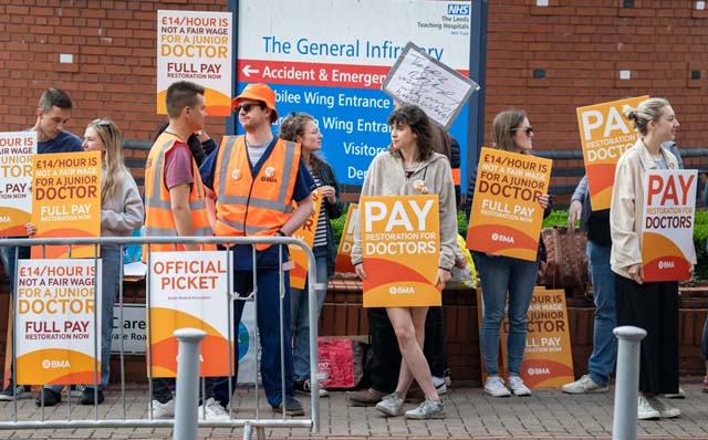 UK strikes: Doctors in England stage fresh strike over pay