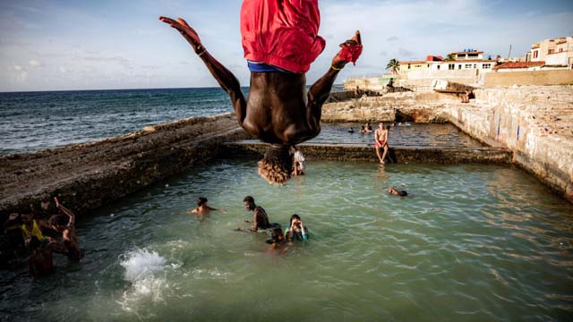 Cuba: A second life for seaside swimming pools, formerly built by wealthy families