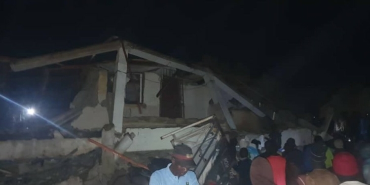 Nigeria: Many feared dead as multi-storey building collapses in Abuja during heavy downpour; only 7 rescued so far