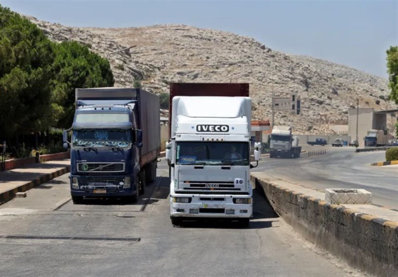 49 UN Aid Trucks Crossed Through Bab Al-Hawa To NW Syria This Week