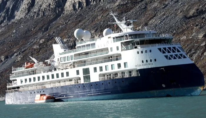 Greenland cruise ship pulled free after three days stuck in mud