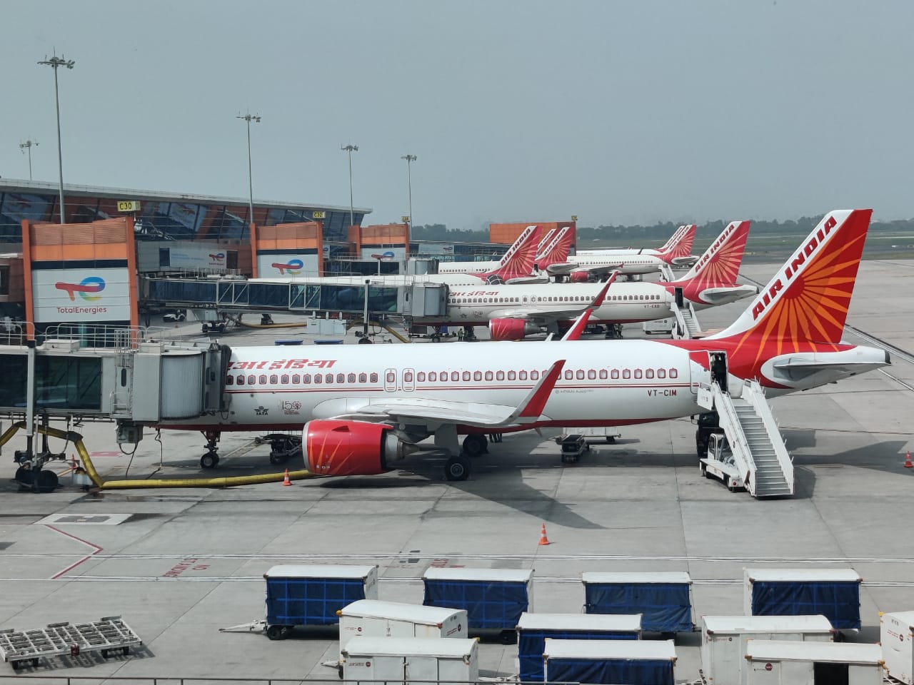 India competition panel approves merger of Vistara Airline with Air India