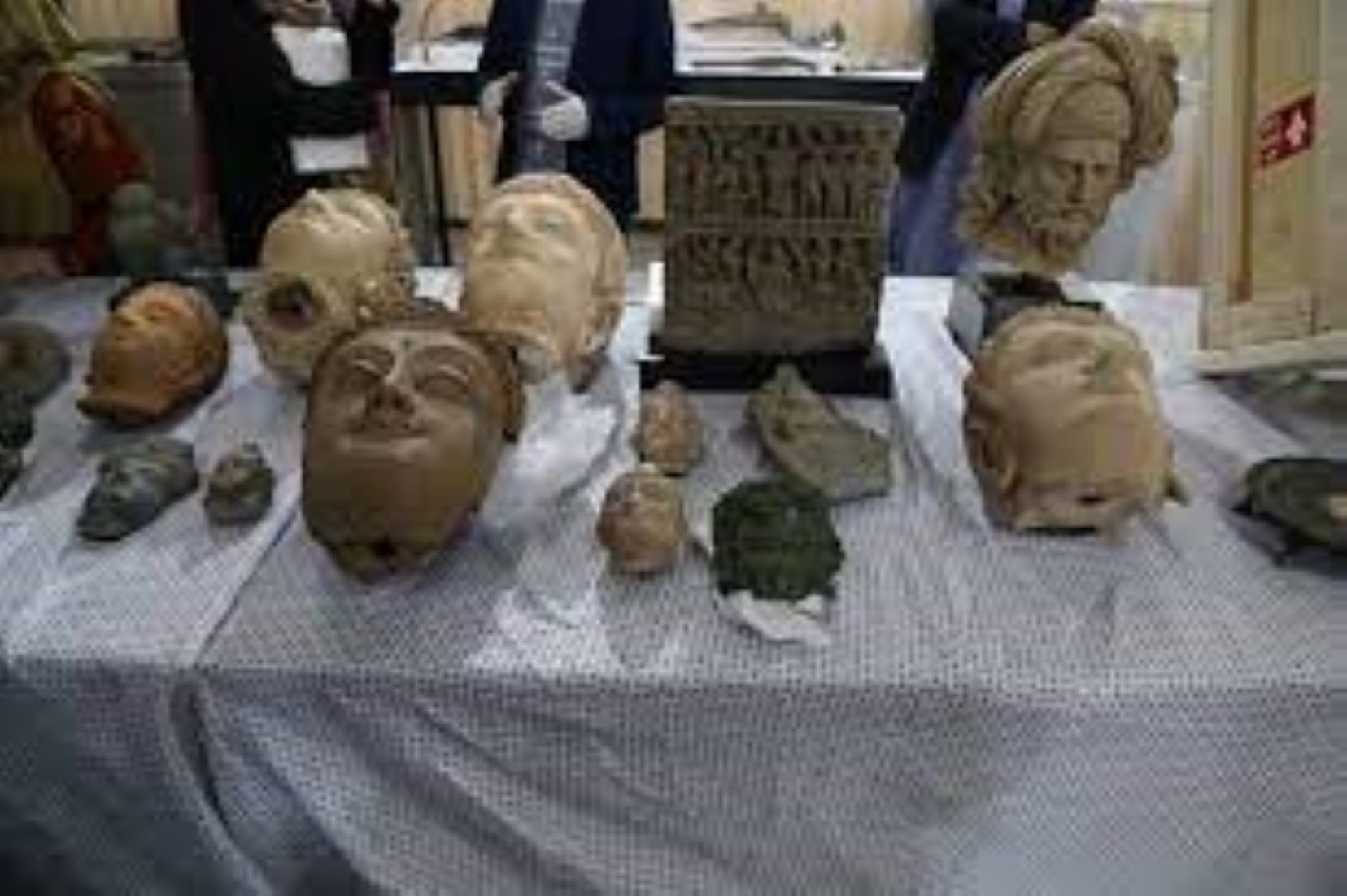 12 Illegally-Excavated Relics Handed Over To Afghan National Museum