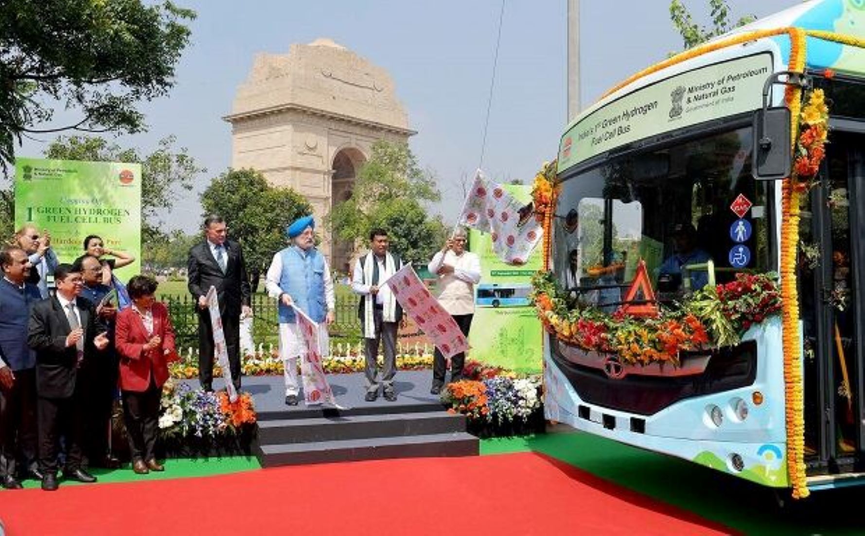 India Launches First Green Hydrogen Fuel Cell Bus In Delhi