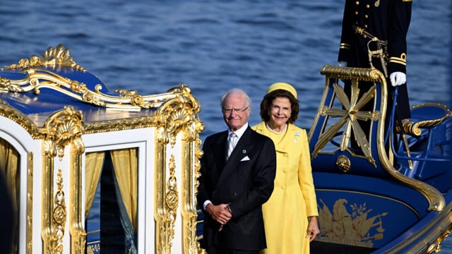 Swedes throng capital for royal jubilee