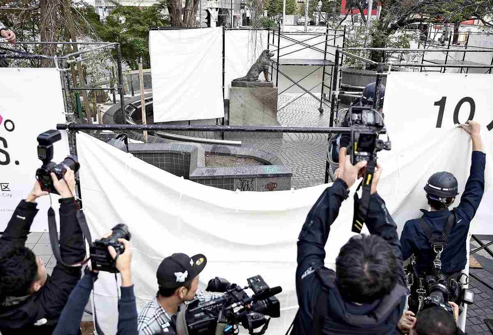 Tokyo’s Hachiko Statue Covered Up To Prevent Halloween Crowding