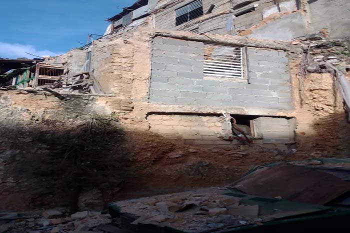 Cuba: Two people injured in a wall collapse in Old Havana