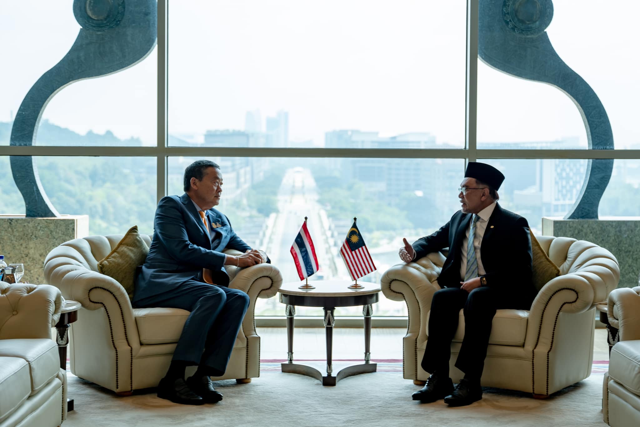 Thailand, Malaysia agree to turn shared border into trade zone