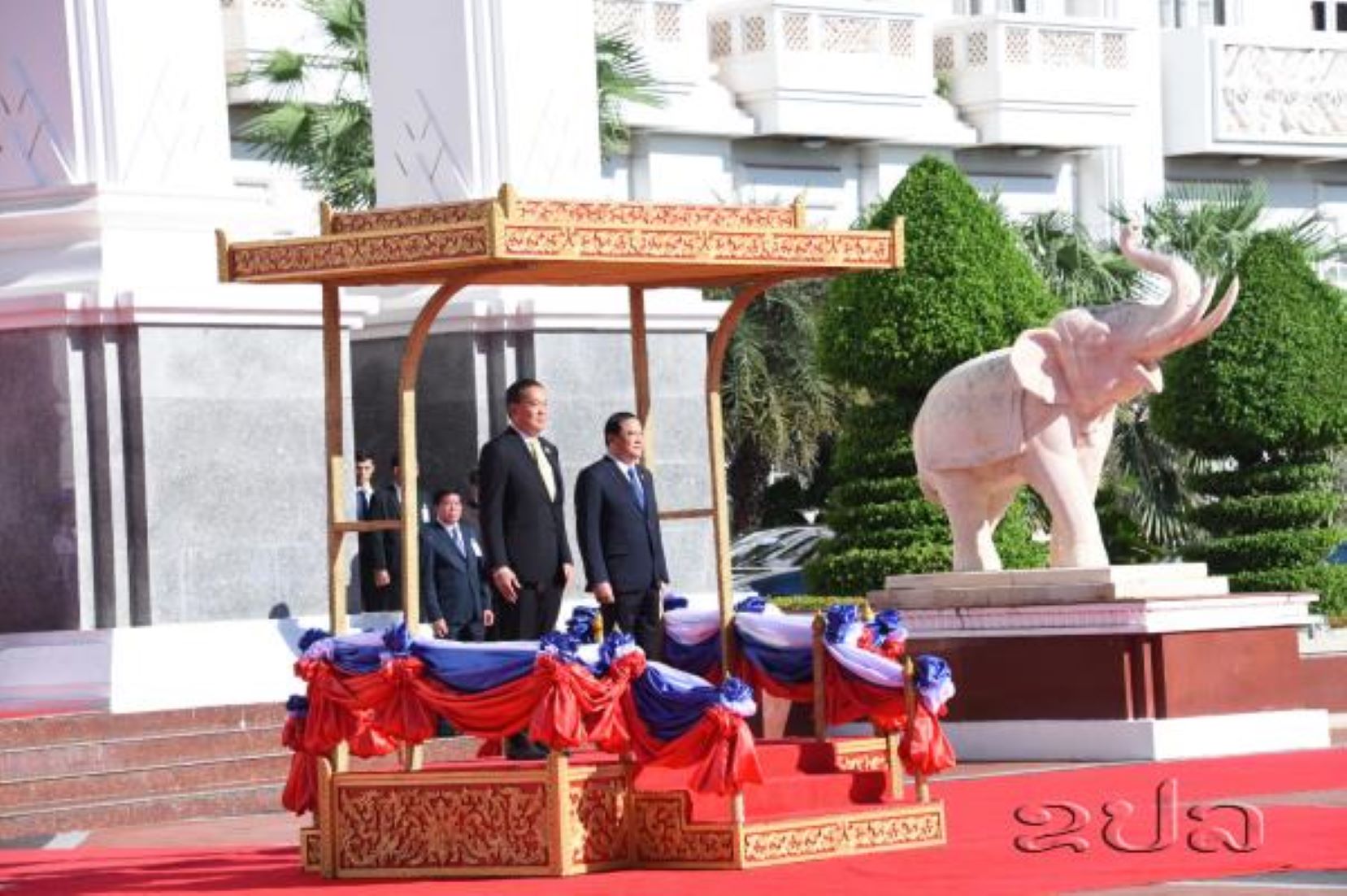 Thai PM Visits Laos To Deepen Friendship, Cooperation