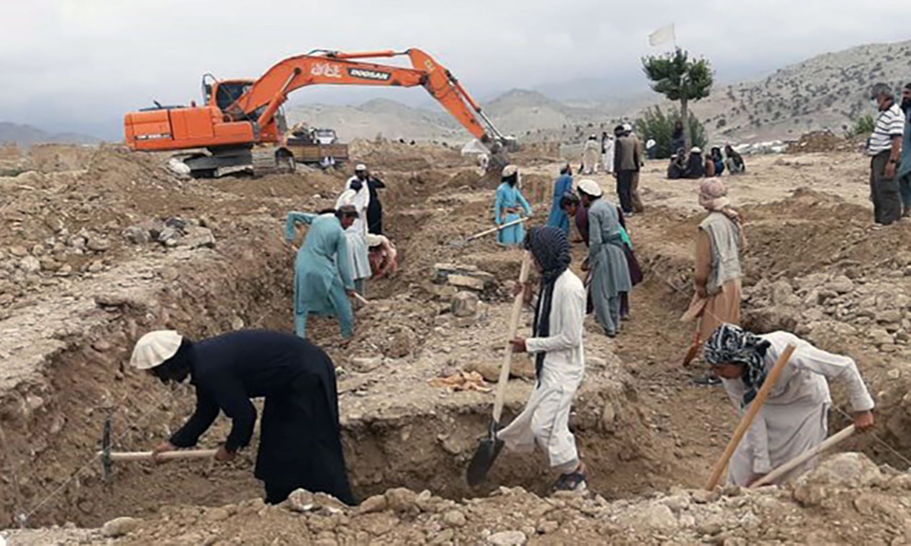 Construction Of Shelters For Quake-Affected People Begins In West Afghanistan