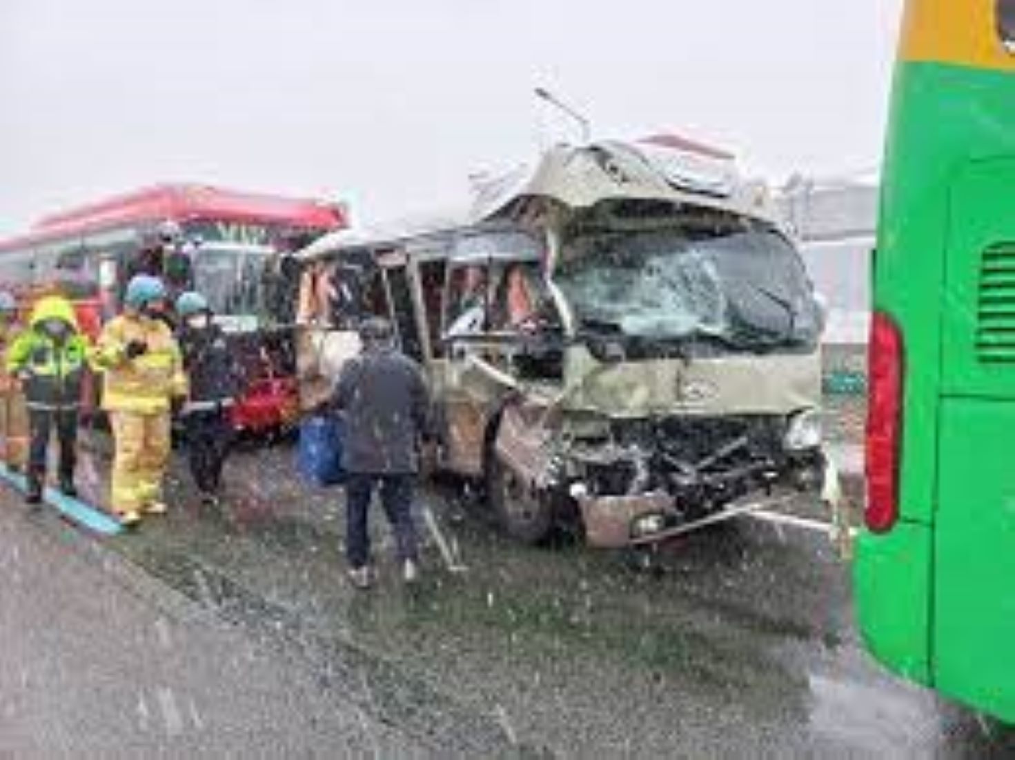 Two Dead, Multiple Injured In Van-Express Bus Collision In S. Korea