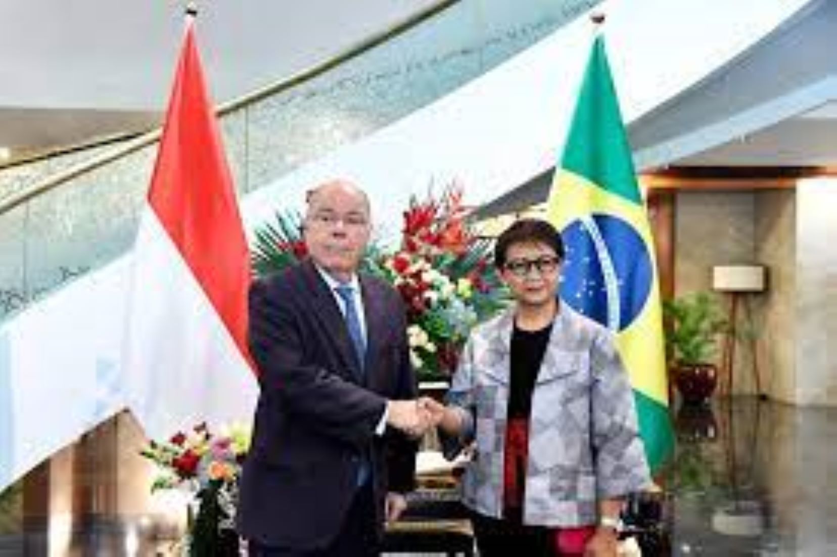 Indonesian, Brazilian FMs Met To Enhance Cooperation