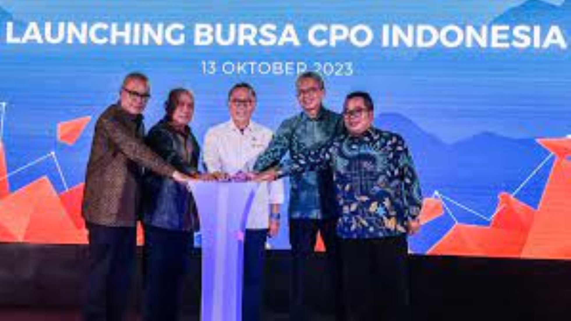 Indonesia Launches Crude Palm Oil Exchange