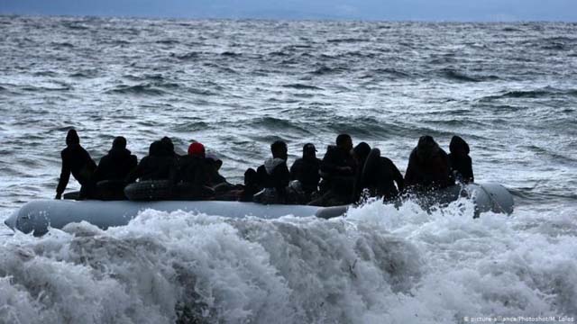 Three dead, dozens rescued from migrant boats: Moroccan military source