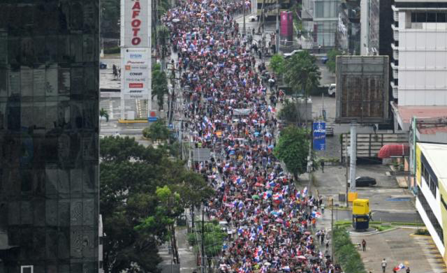 Panama bans new mining deals, but fails to quell protests