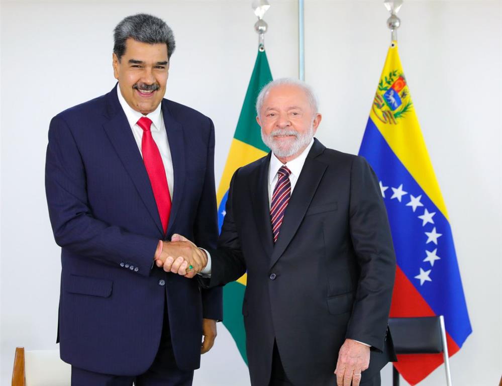 Presidents Maduro and Lula discuss issues of common interest