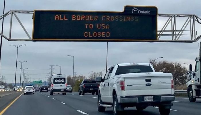 Rainbow Bridge: US police identify couple killed in US-Canada border crash