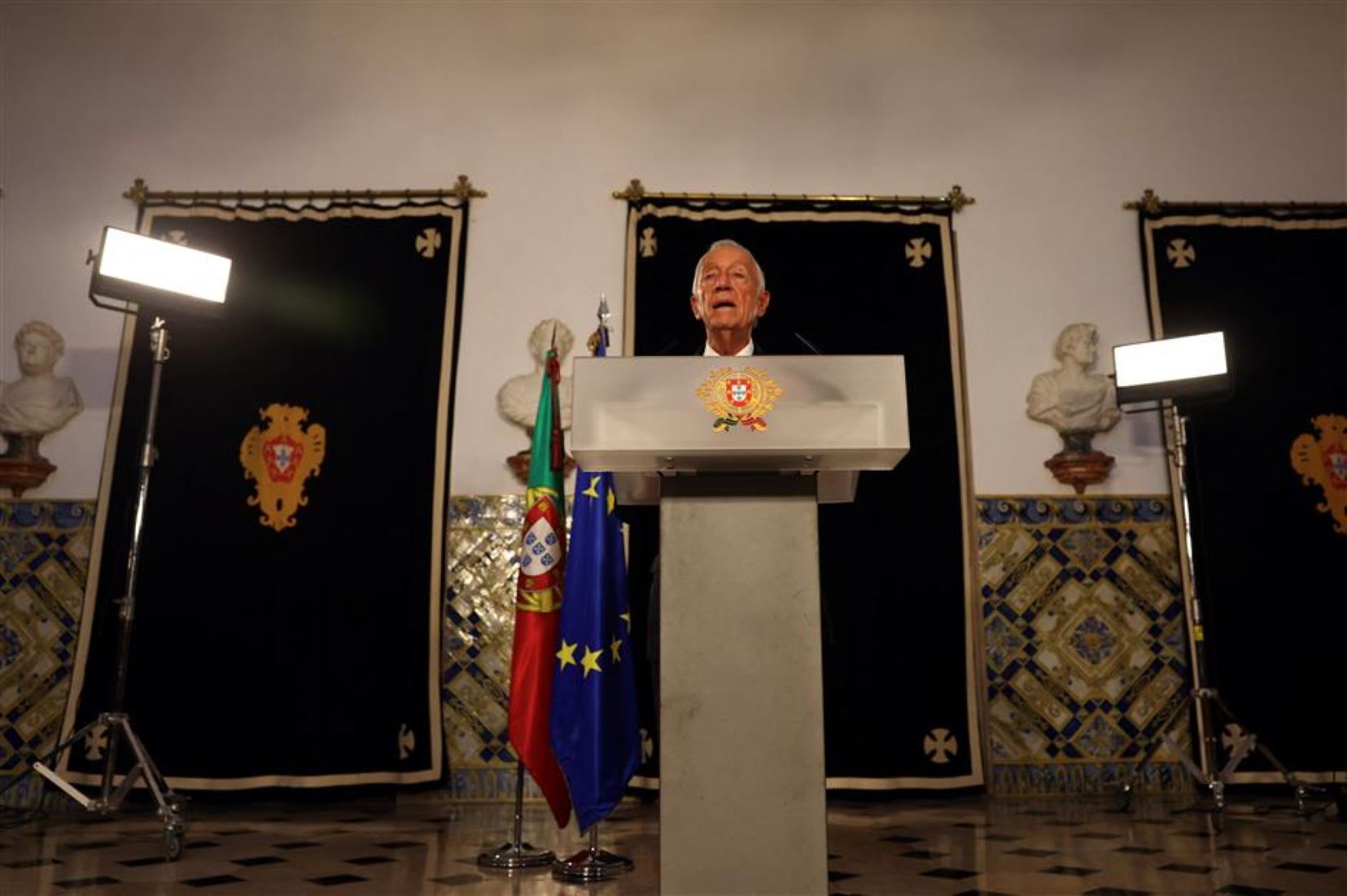 Portugal’s President Dissolves Parliament, Calls For Snap Elections