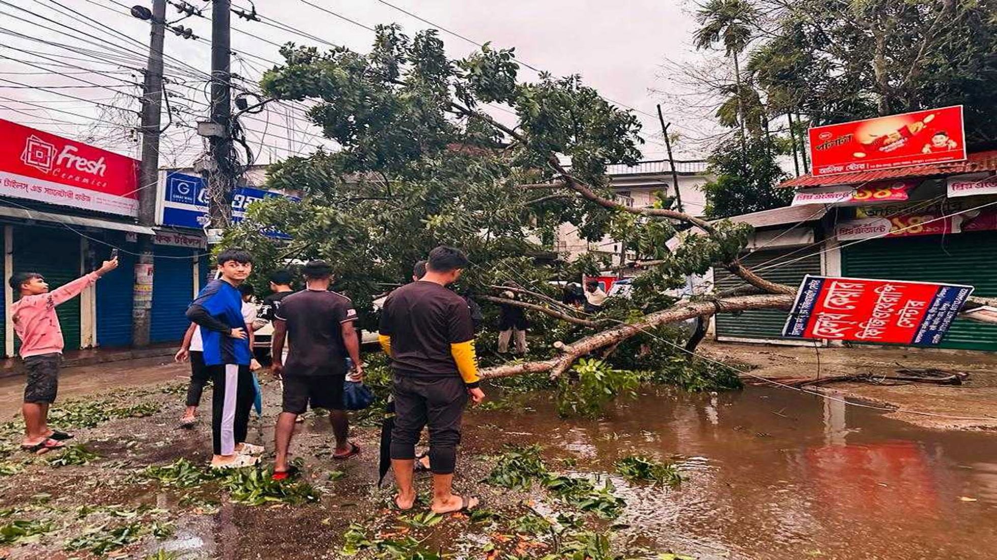 Seven Killed As Cyclone Midhili Lashes Bangladesh