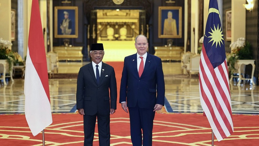 Monaco’s Prince Albert II accorded state welcome at Malaysia’s National Palace